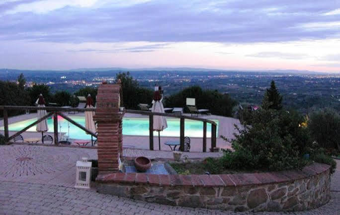 Casa Vacanze La Porta Vinci Zewnętrze zdjęcie